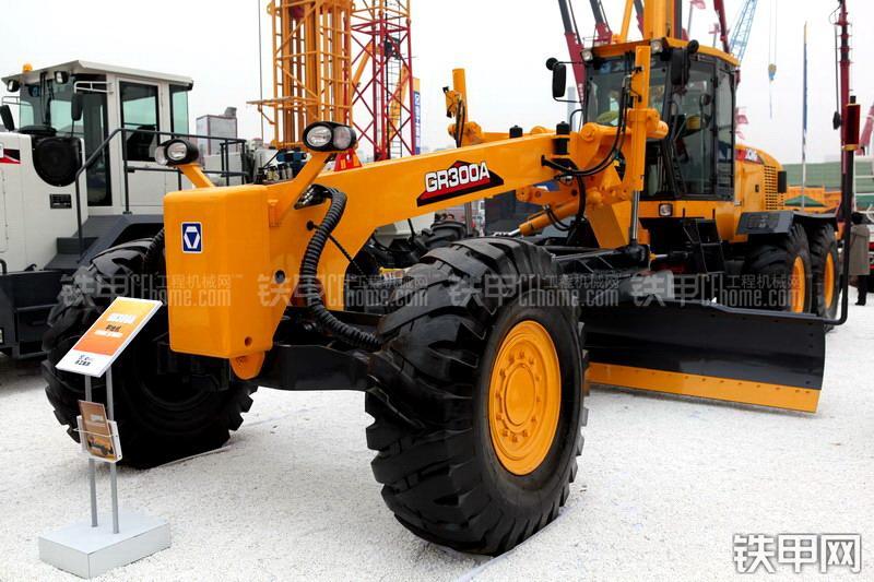 徐工GR300A平地机整机外观