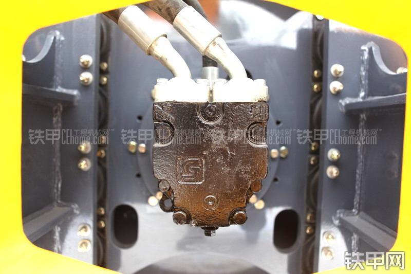 徐工XS262J压路机整机外观