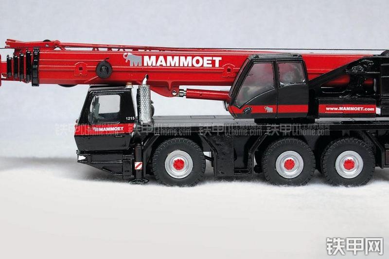 马尼托瓦克GMK3055起重机整机外观