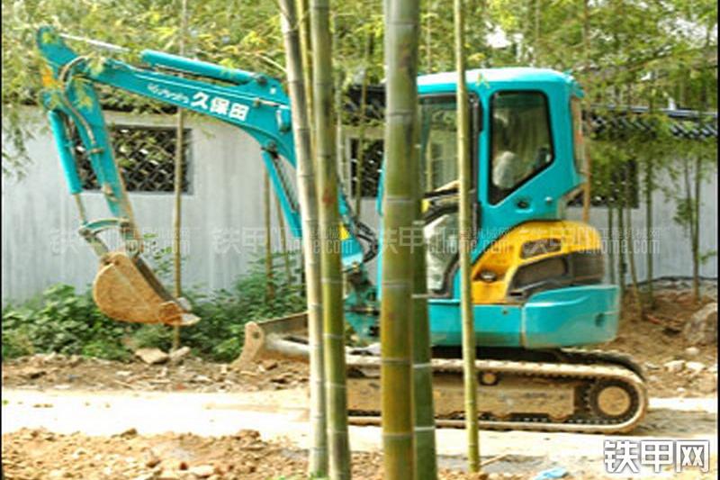 久保田KX135-3S挖掘机整机外观