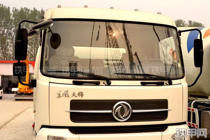 中联重科ZLJ5121THBE东风车载泵整机外观