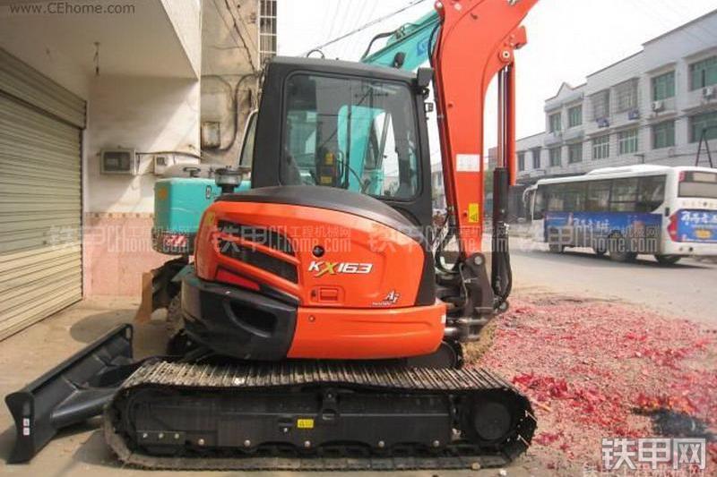 久保田KX163-5挖掘机局部