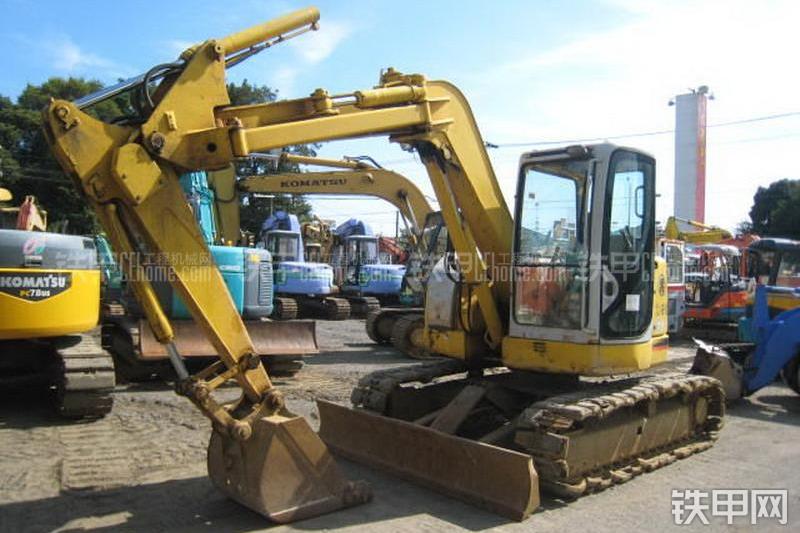 住友SH75X-3B挖掘机整机外观