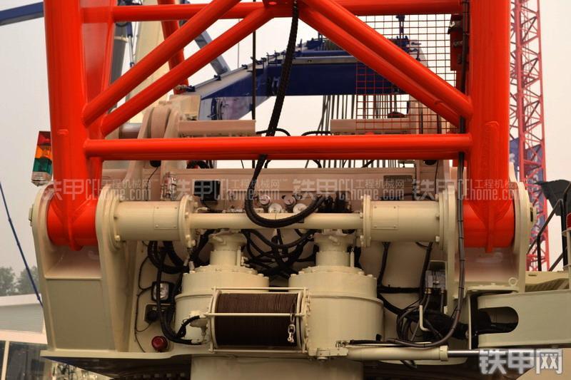 中联重科QUY550起重机整机外观