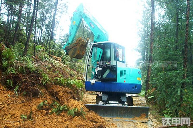 石川岛80NS挖掘机整机外观