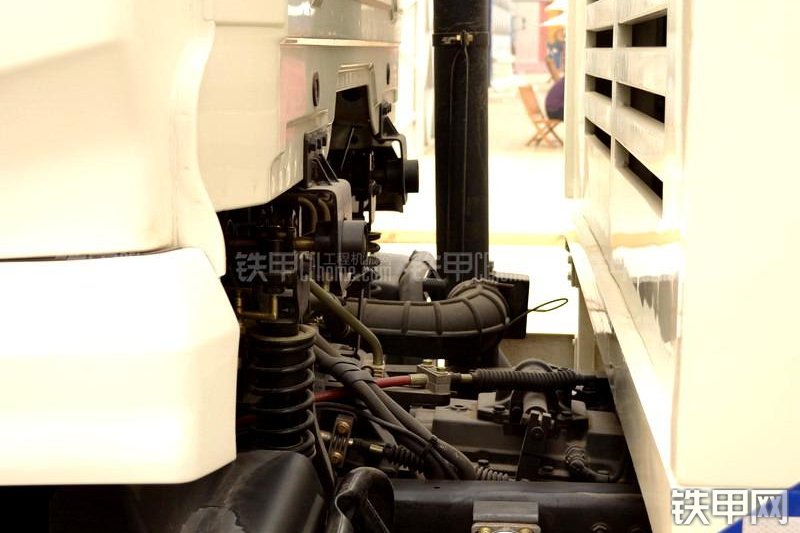 中联重科ZLJ5121THBE东风车载泵整机外观