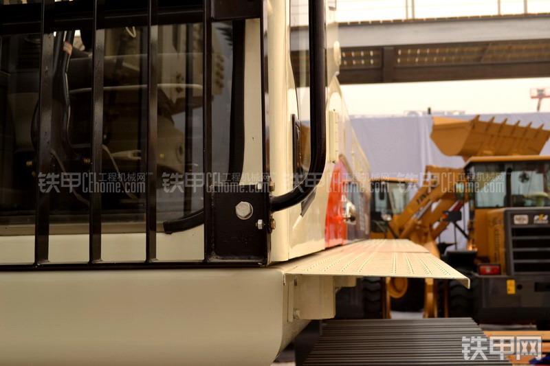 中联重科ZR280C旋挖钻整机外观