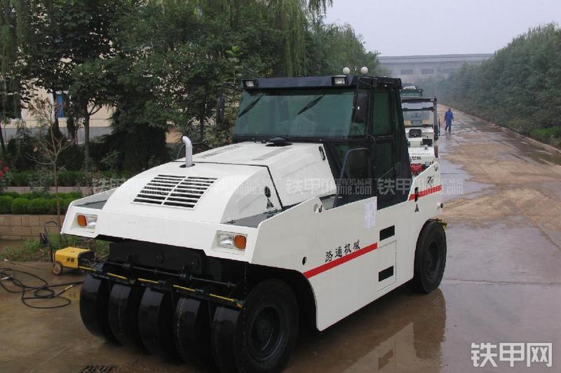 洛阳路通LTP2030压路机整机外观