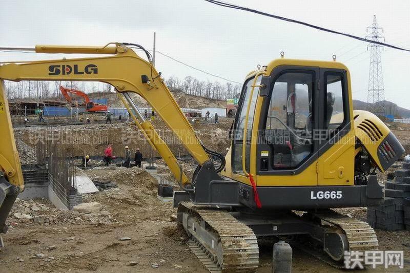 山东临工LG665挖掘机其他