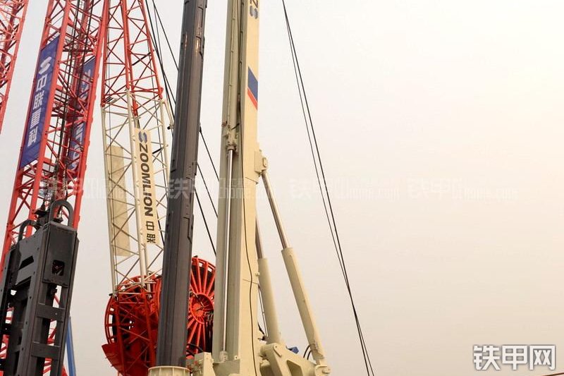 中联重科ZR280C旋挖钻整机外观