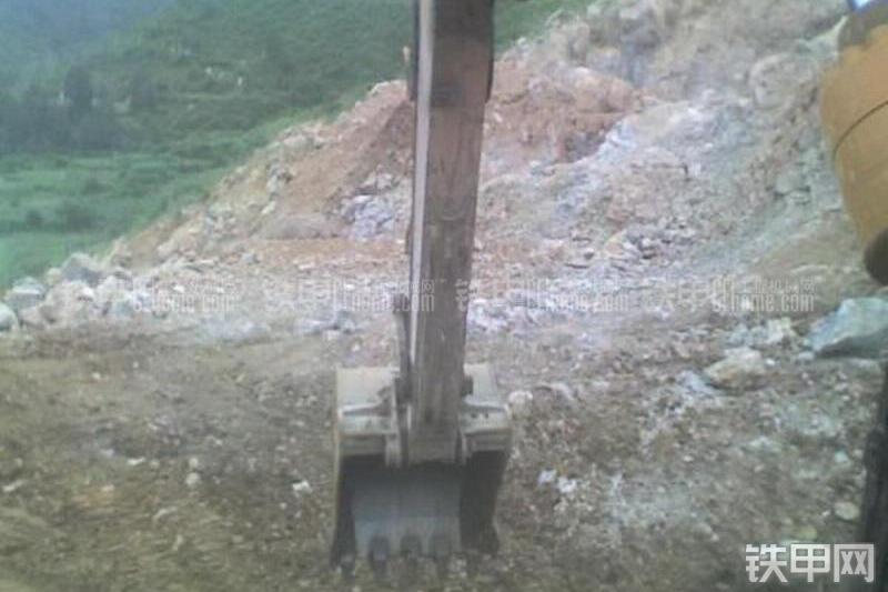 凯斯CX240B挖掘机局部