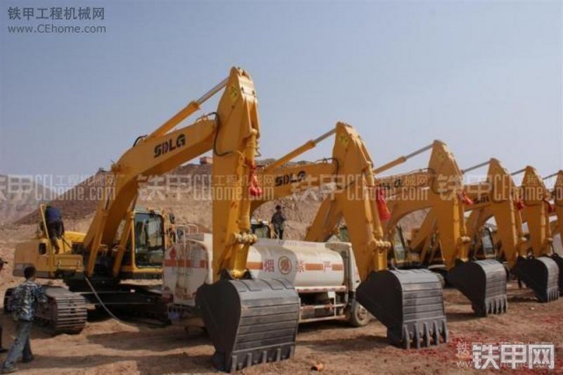 山东临工LG6250挖掘机整机外观