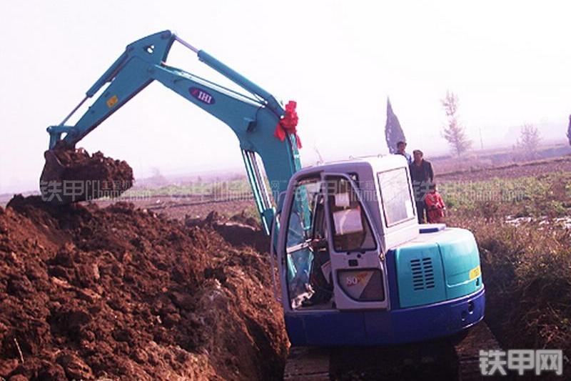 石川岛80NS挖掘机整机外观