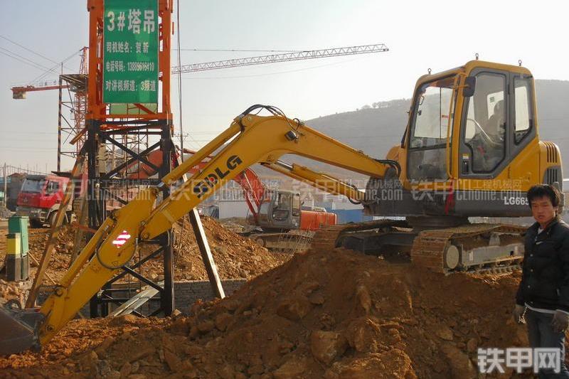 山东临工LG665挖掘机其他