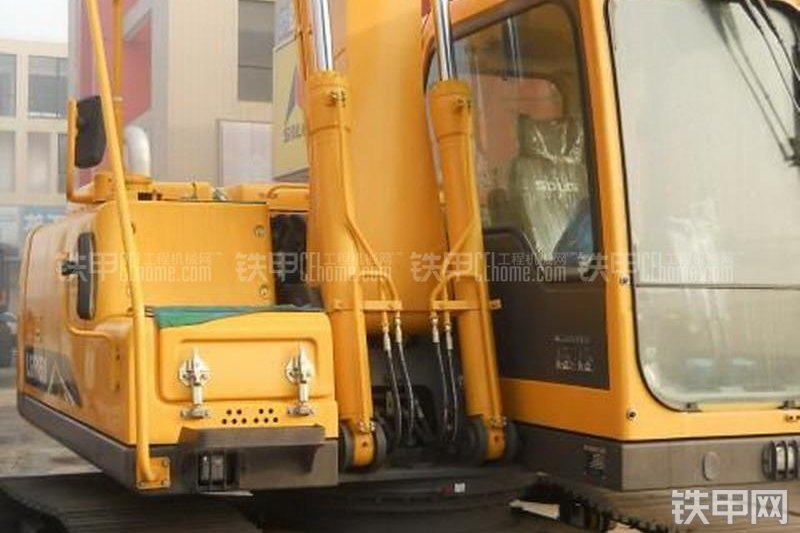 山东临工LG6150挖掘机整机外观