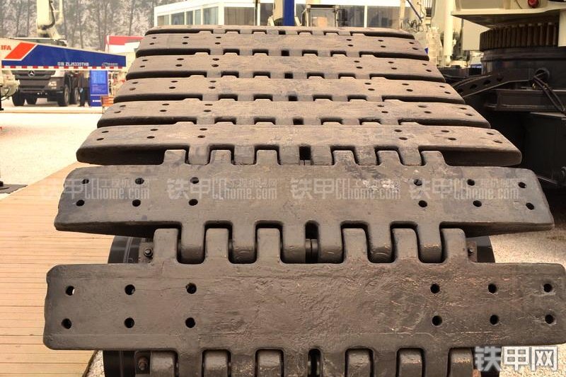 中联重科QUY550起重机整机外观