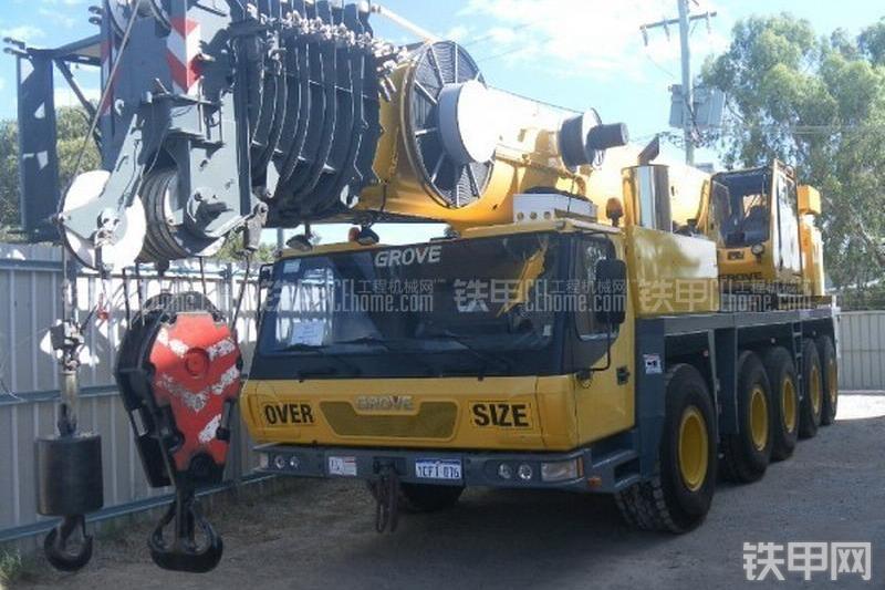 马尼托瓦克GMK5130-1起重机整机外观