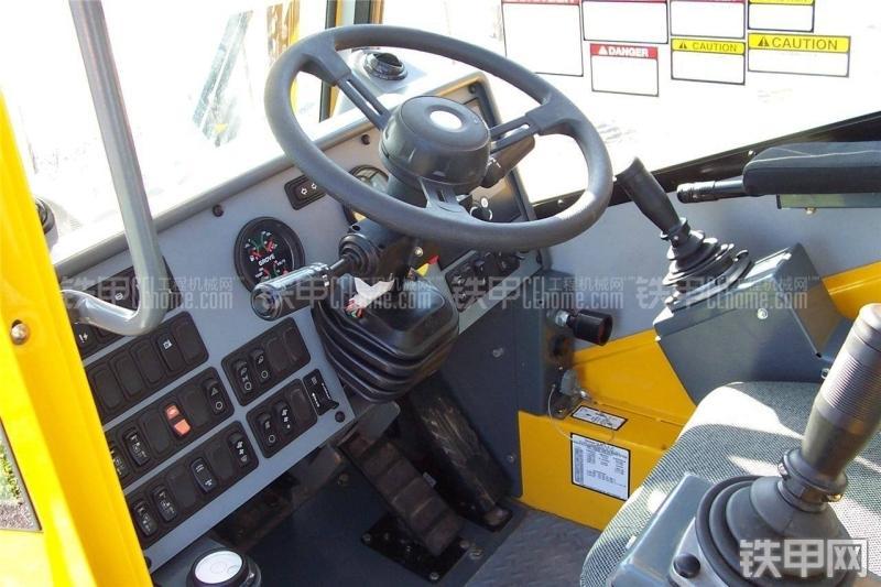 马尼托瓦克RT530E-2起重机局部