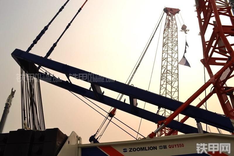 中联重科QUY550起重机整机外观