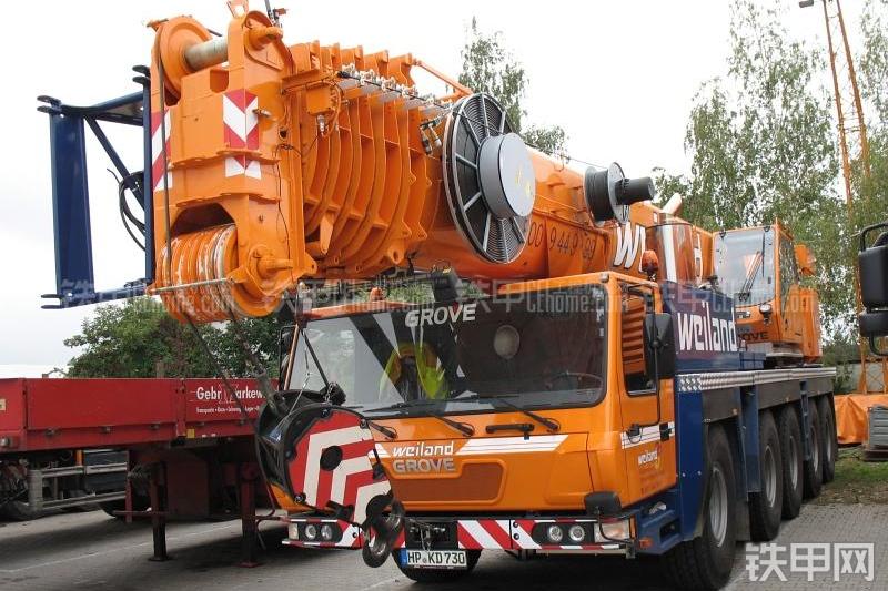 马尼托瓦克GMK5130-1起重机整机外观