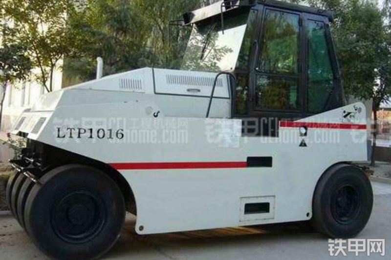 洛阳路通LTP1016压路机整机外观