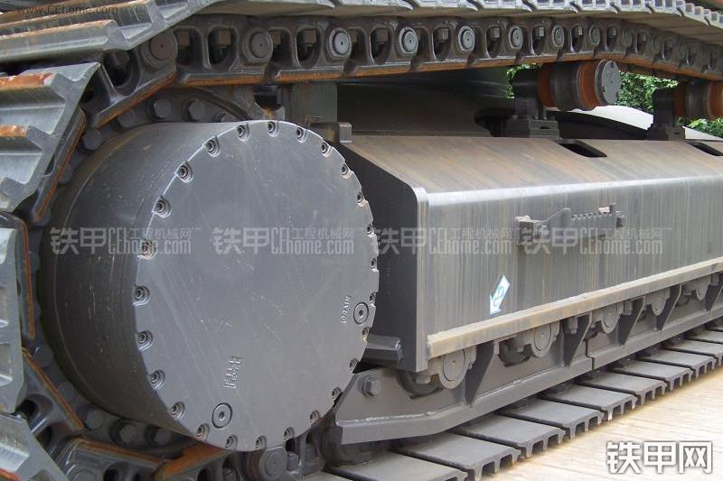 凯斯CX240B挖掘机局部