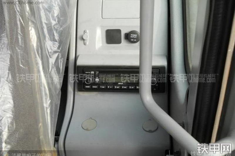 山东临工LG6150挖掘机整机外观