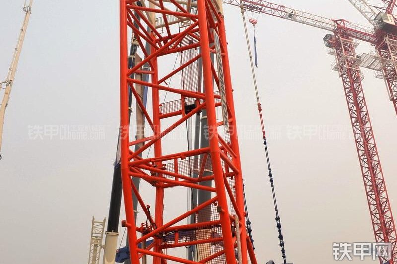 中联重科QUY550起重机整机外观