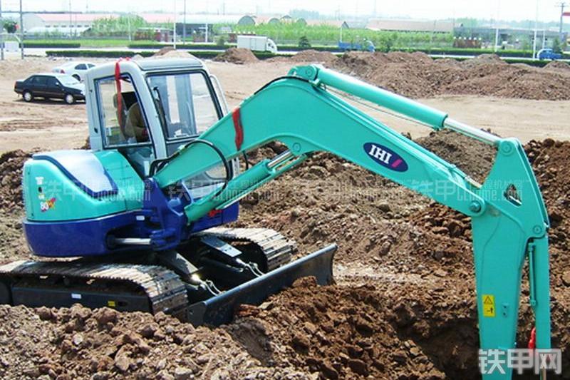 石川岛80NS挖掘机整机外观