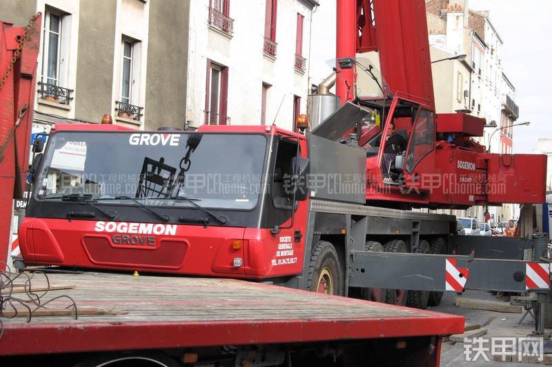 马尼托瓦克GMK5130-1起重机整机外观