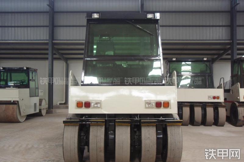 洛阳路通LTP1016H压路机整机外观