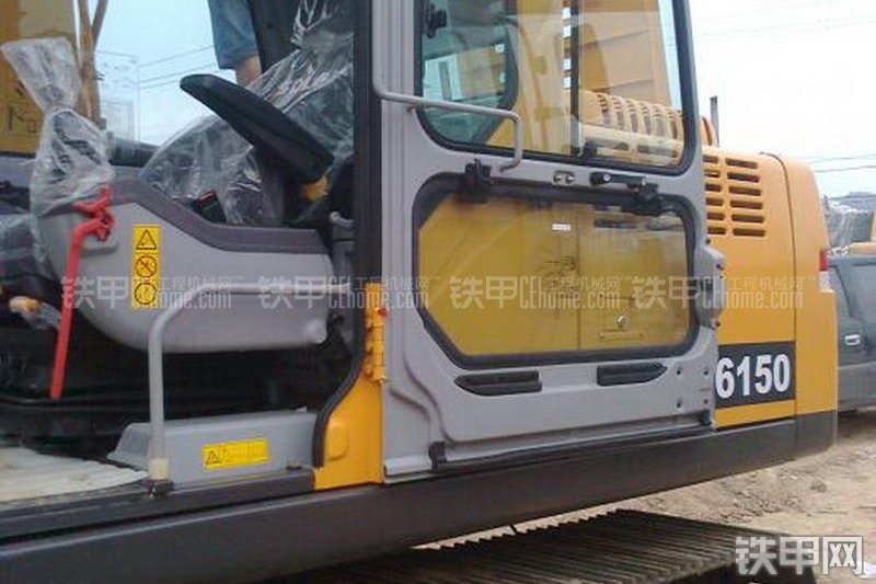 山东临工LG6150挖掘机整机外观