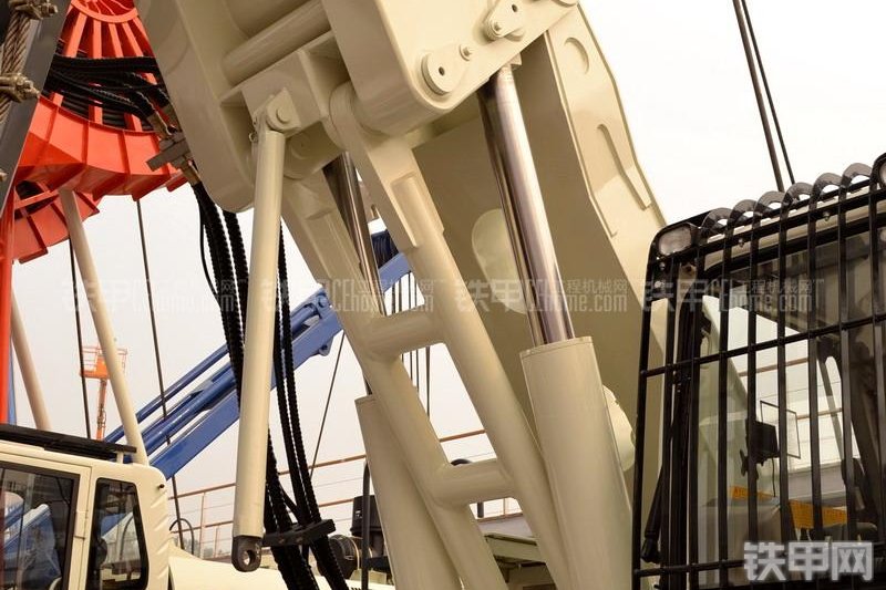 中联重科ZR280C旋挖钻整机外观