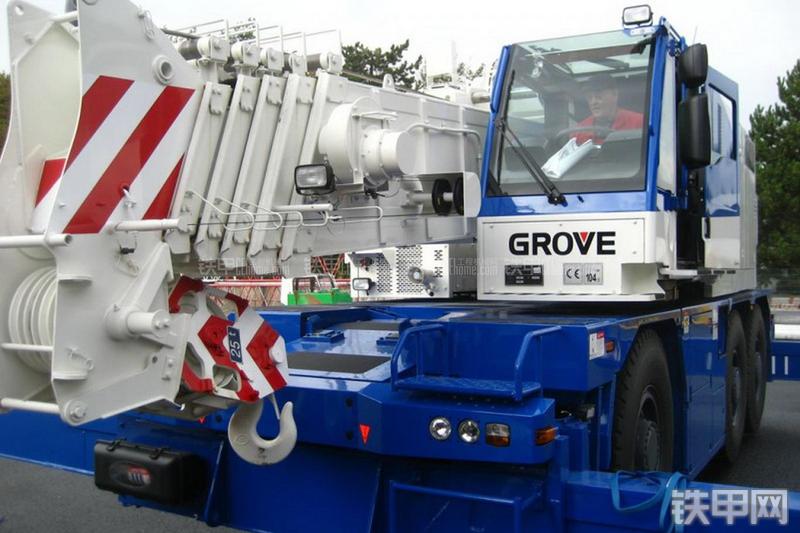 马尼托瓦克GCK3045起重机整机外观