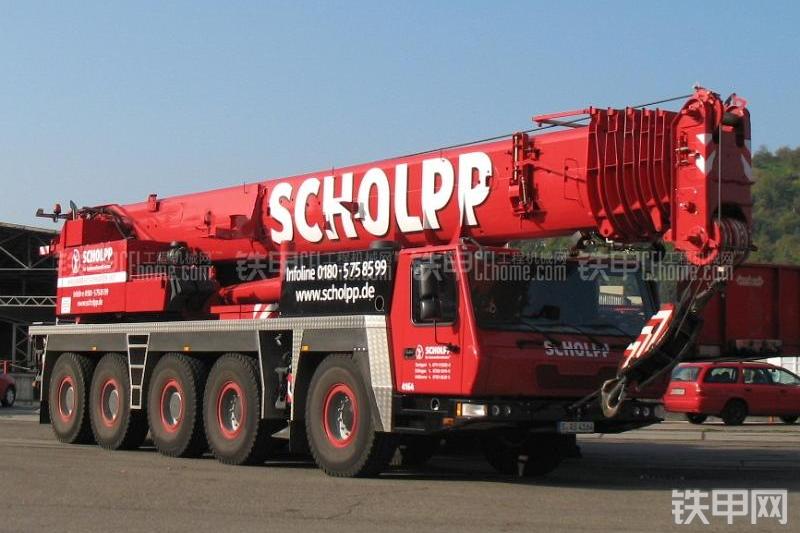 马尼托瓦克GMK5130-1起重机整机外观