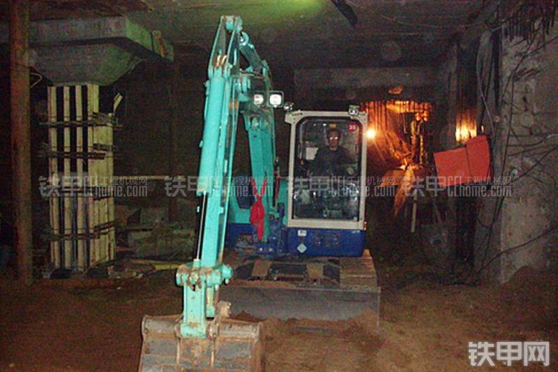 石川岛80NS挖掘机整机外观