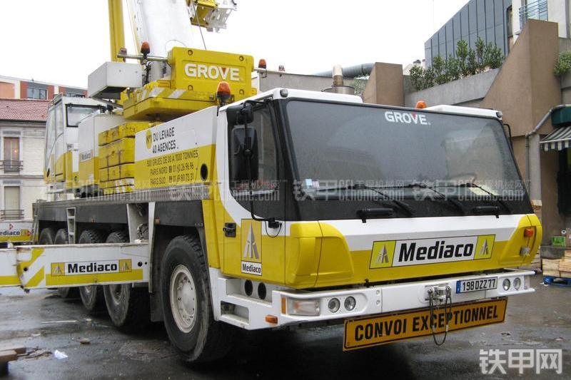 马尼托瓦克GMK5130-1起重机整机外观