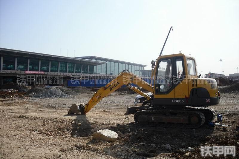 山东临工LG665挖掘机其他