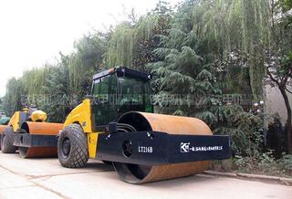 洛阳路通LT216B双振幅压路机整机外观