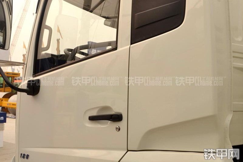 中联重科ZLJ5121THBE东风车载泵整机外观