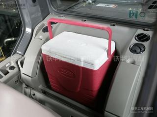 凯斯CX240B挖掘机局部