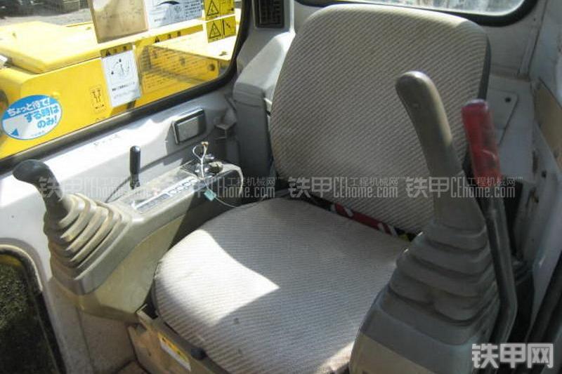 住友SH75X-3B挖掘机局部