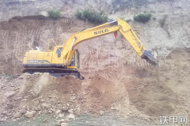 山东临工LG6150挖掘机整机外观