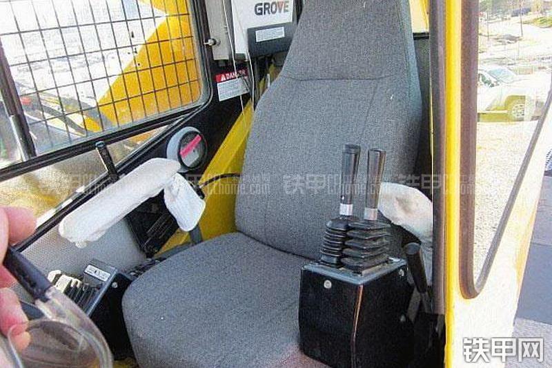 马尼托瓦克RT700E起重机局部