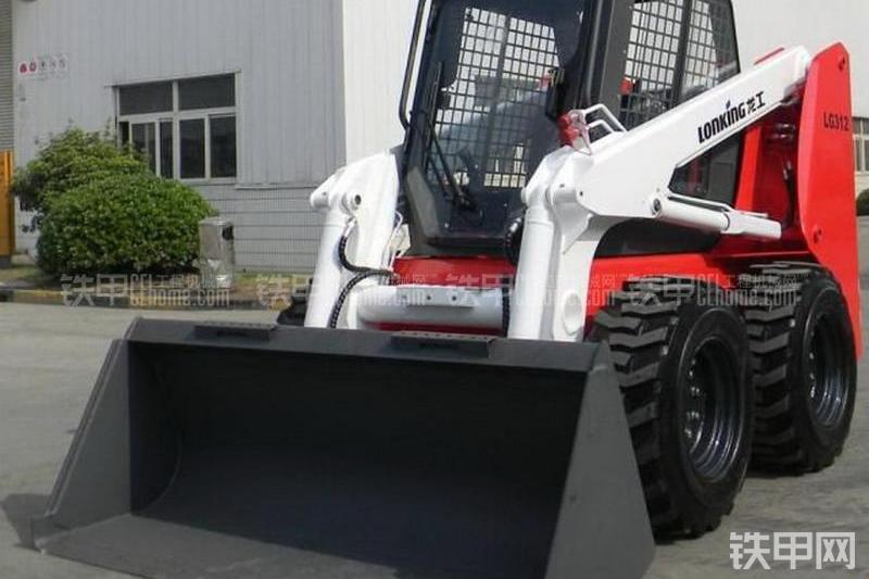龙工LG312滑移装载机整机外观