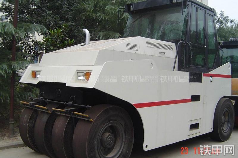 洛阳路通LTP2030压路机整机外观