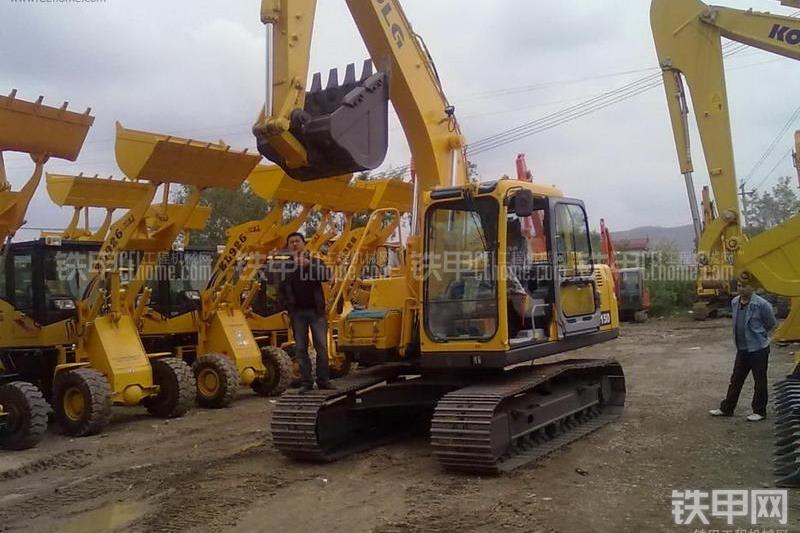 山东临工LG6150挖掘机整机外观
