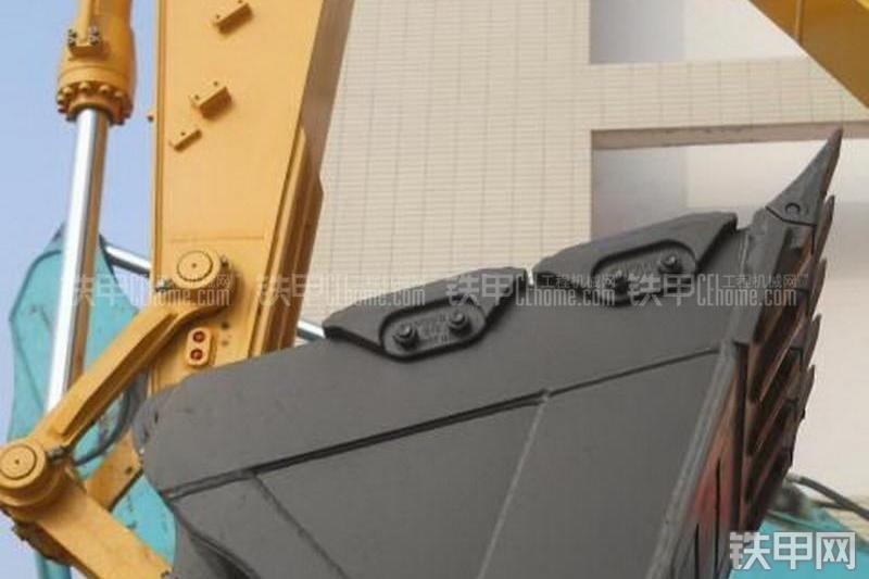 山东临工LG6150挖掘机整机外观