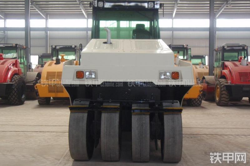 洛阳路通LTP1016H压路机整机外观