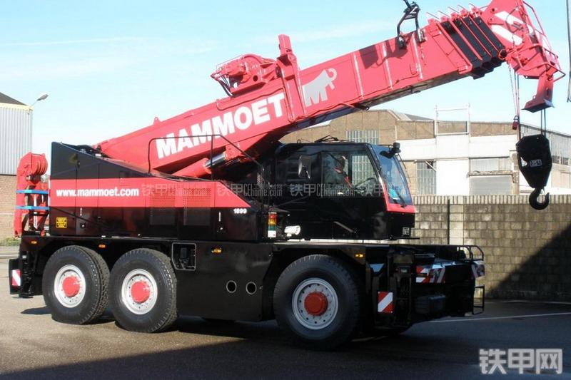 马尼托瓦克GCK3045起重机整机外观